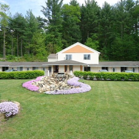 Hitching Post Country Motel Cornwall Экстерьер фото