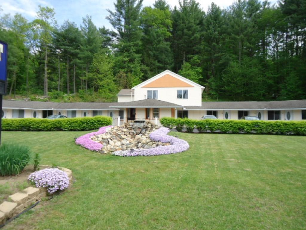 Hitching Post Country Motel Cornwall Экстерьер фото