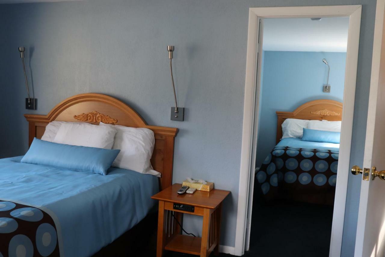 Hitching Post Country Motel Cornwall Экстерьер фото
