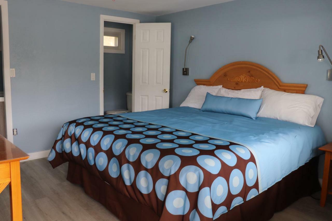 Hitching Post Country Motel Cornwall Экстерьер фото