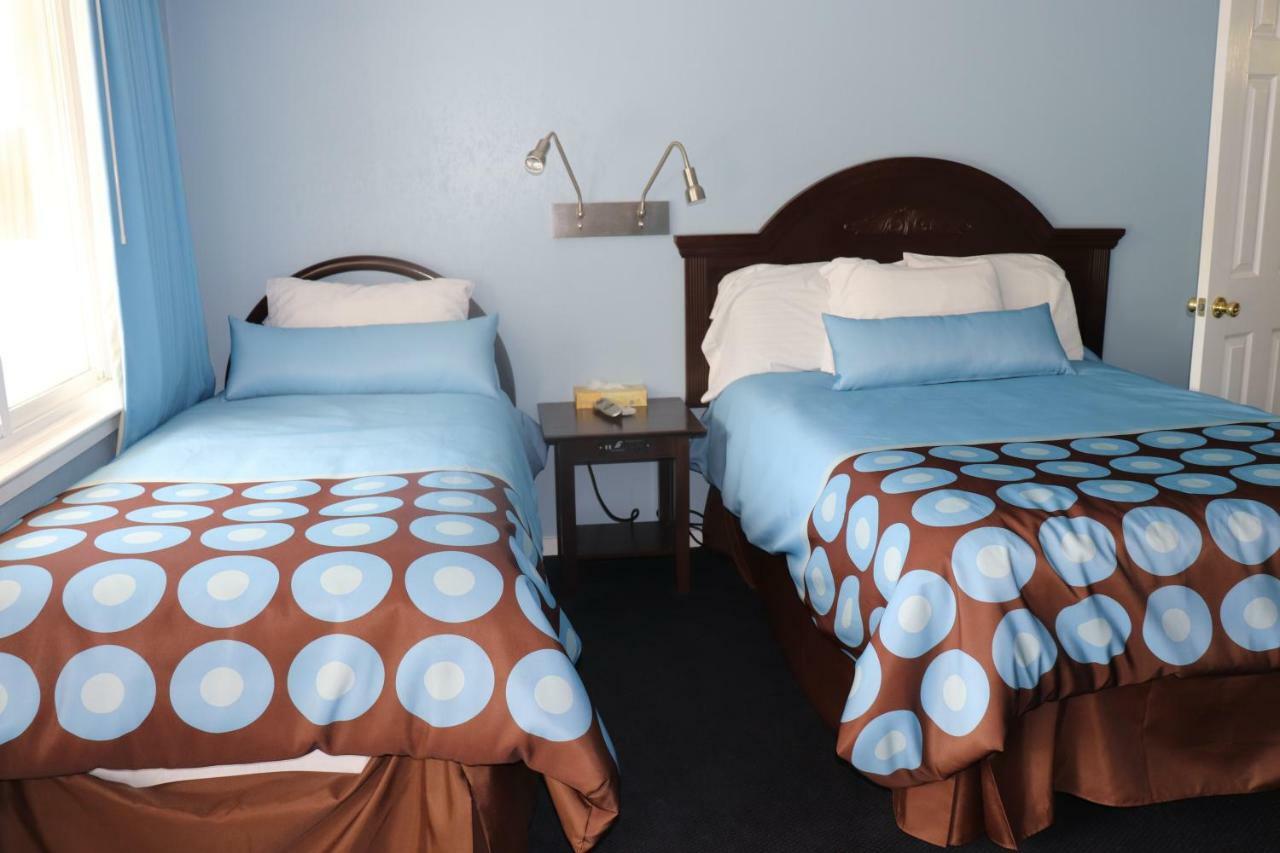 Hitching Post Country Motel Cornwall Экстерьер фото