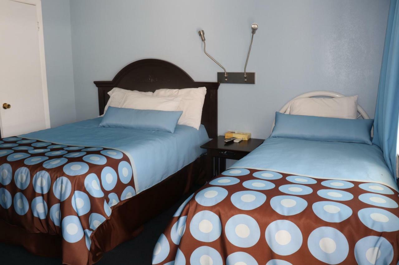 Hitching Post Country Motel Cornwall Экстерьер фото