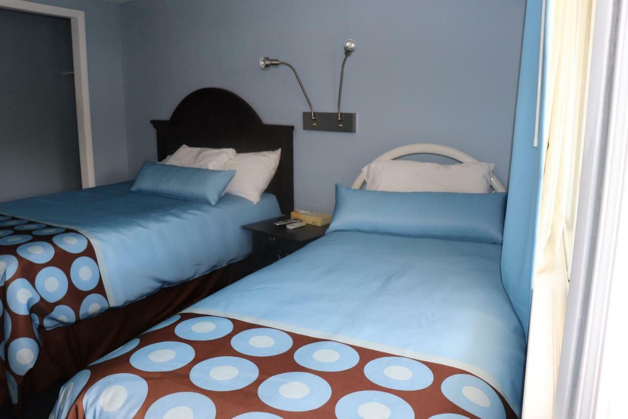 Hitching Post Country Motel Cornwall Экстерьер фото
