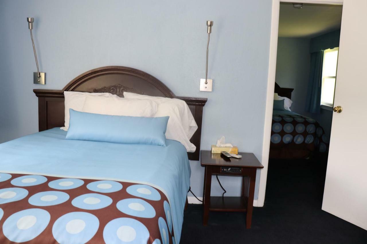 Hitching Post Country Motel Cornwall Экстерьер фото