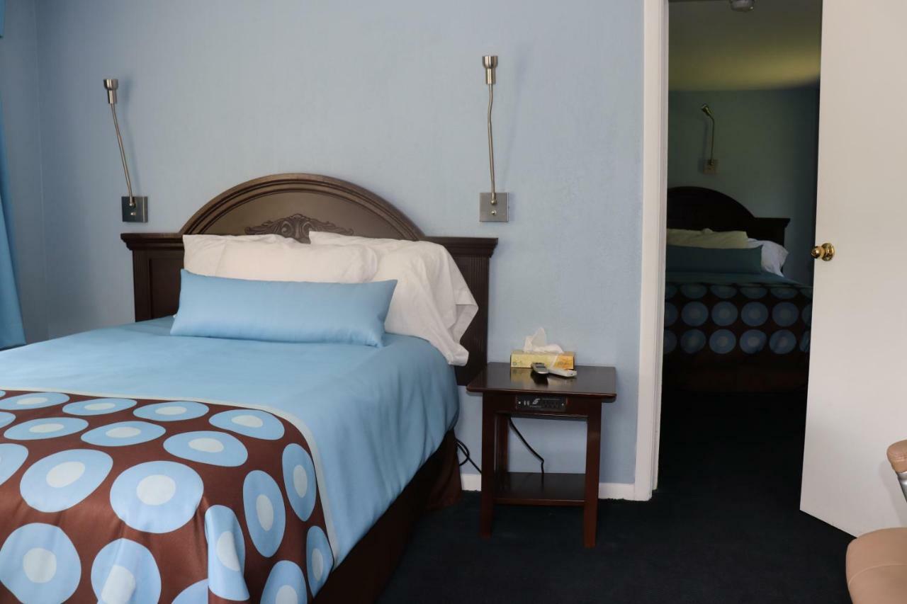 Hitching Post Country Motel Cornwall Экстерьер фото