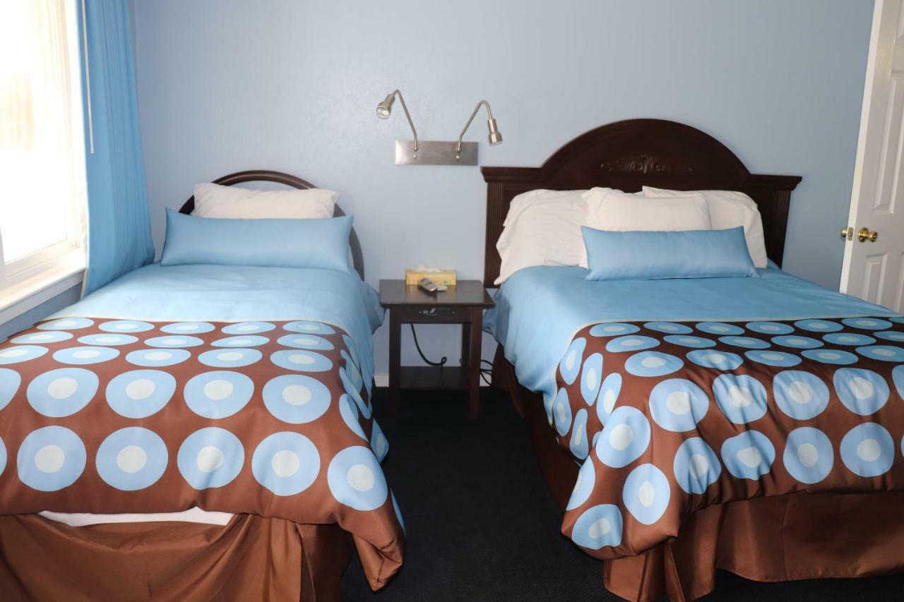 Hitching Post Country Motel Cornwall Экстерьер фото