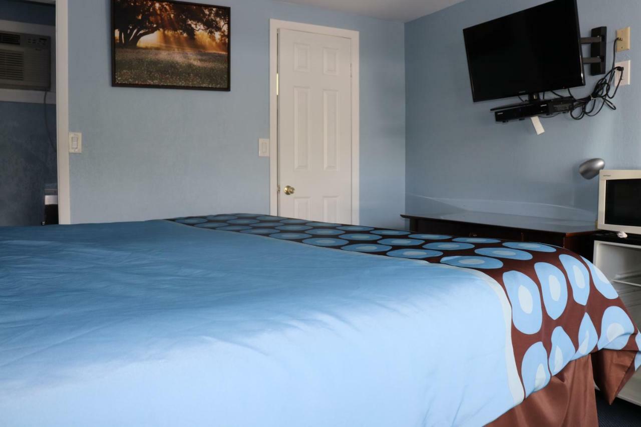 Hitching Post Country Motel Cornwall Экстерьер фото